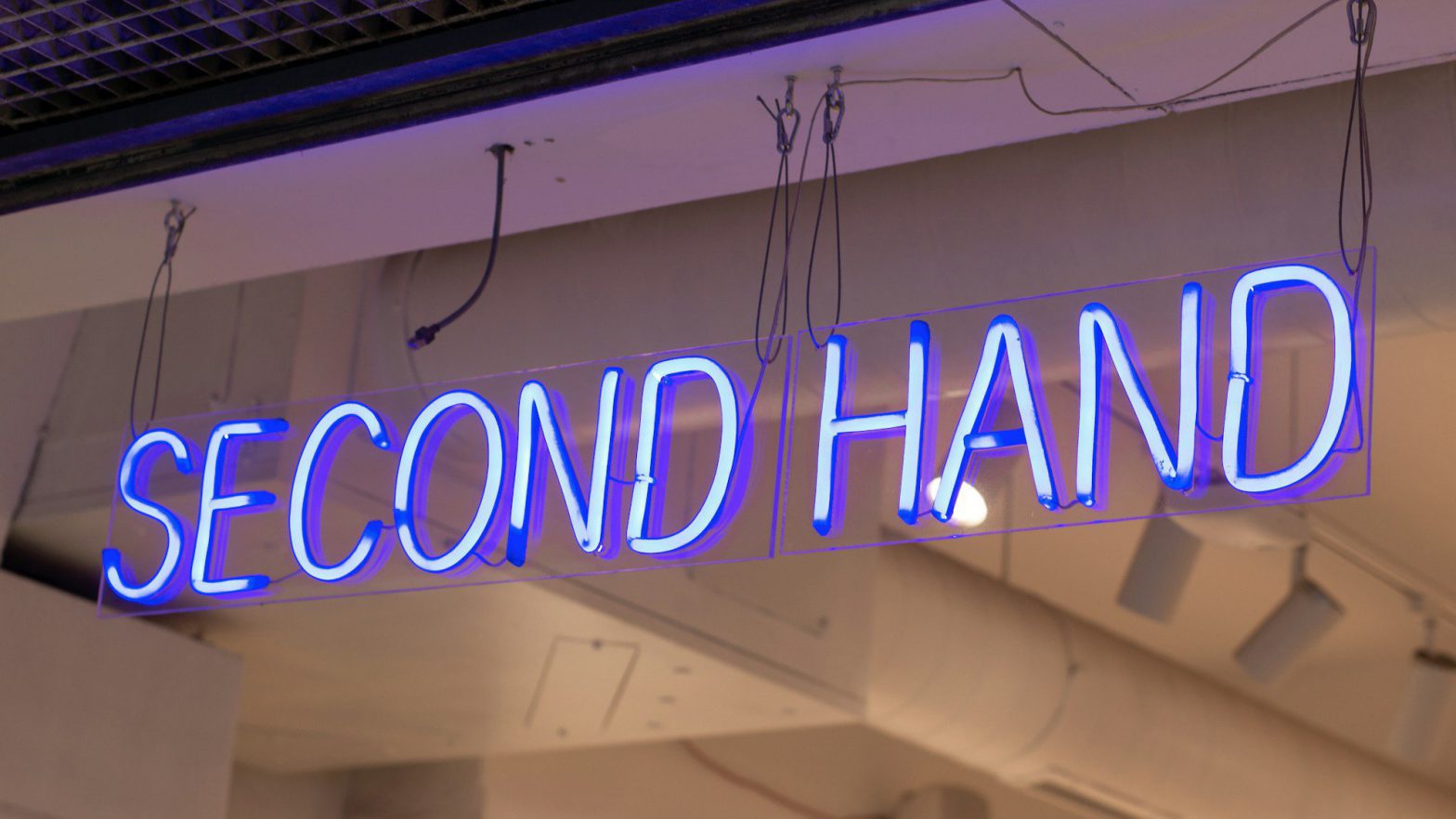 Peut-on louer des véhicules ou machines d'occasion ? cover