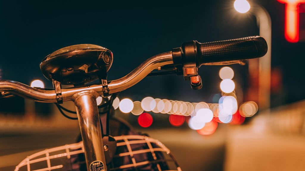 Leasing de vélo pour les entrepreneurs et les salariés : comment cela fonctionne-t-il sur le plan fiscal en Belgique ?