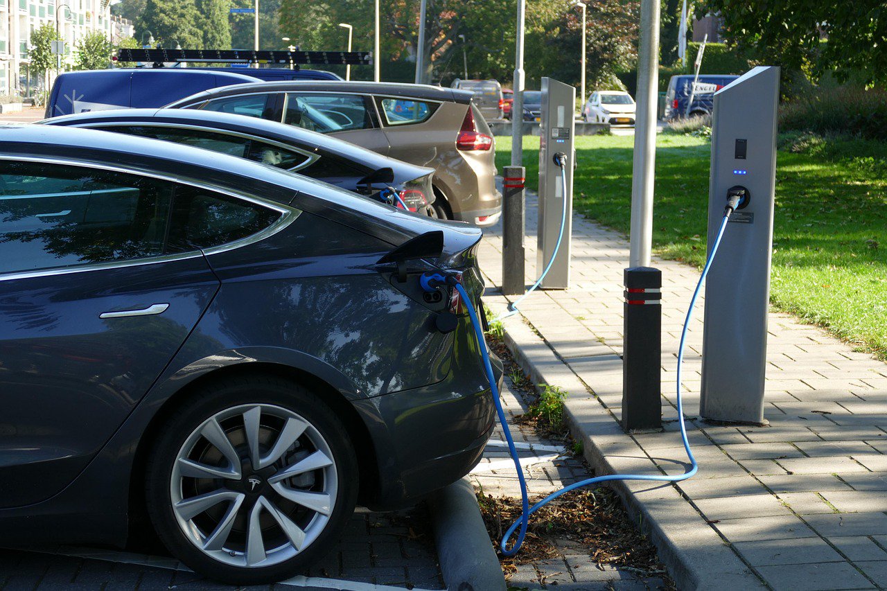 Leasing des bornes de recharge et des infrastructures de recharge : comment financer la transition vers la conduite électrique ? cover